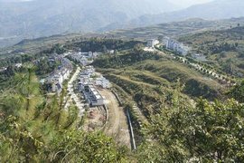 华峰村