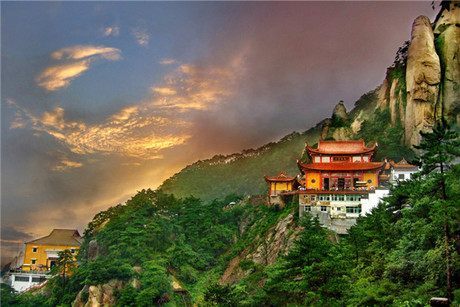 昔在九江上,遥望九华峰 灵山开九华--九华山