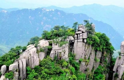 中国四大佛教名山之首,名字是诗仙李白取的,被誉为东南第一山